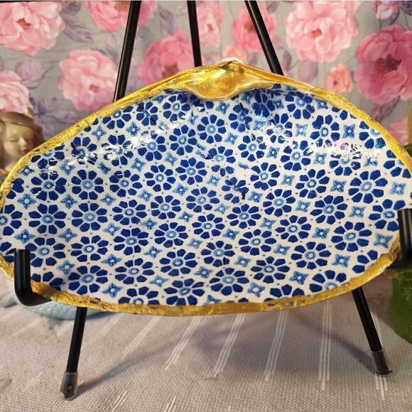 DECOUPAGE CLAM SHELL DECOUPAGE BLUE DESIGN TRINKET DISH - Picture 1 of 13